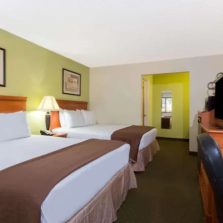 Howard Johnson By Wyndham Tallahassee-2
